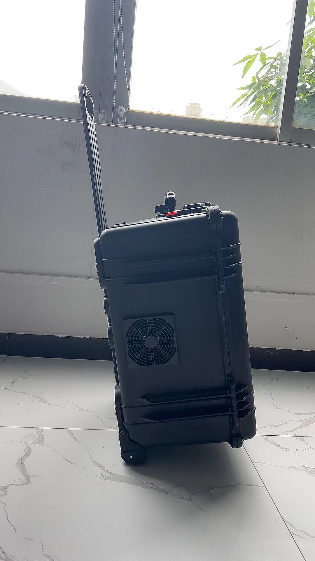 金华手拉箱型移动通信干扰器